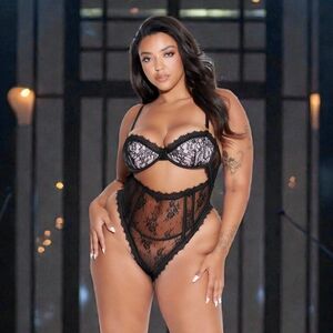 Frederick’s of Hollywood Rosalind Satin & Lace Underwire Teddy Black NWT